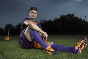 艾比·德尔福：为南非队提供坚实防线，确保零失球纪录，艾比·莱德·弗特