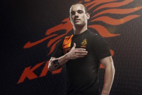 球员在友谊赛后被俱乐部给予特别休整安排，足球友谊赛进球算吗