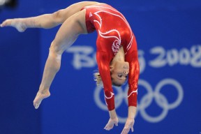 斯瓦泰克稳坐第一，女子网坛无人能敌，斯瓦泰克2021温网